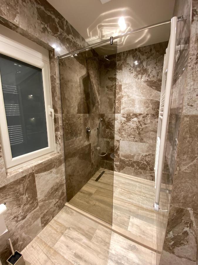 Comfort Apartament, Near The Beach Durrës Esterno foto